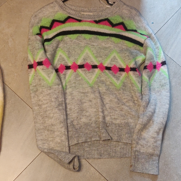 Sweater Bundle - Picture 6 of 9